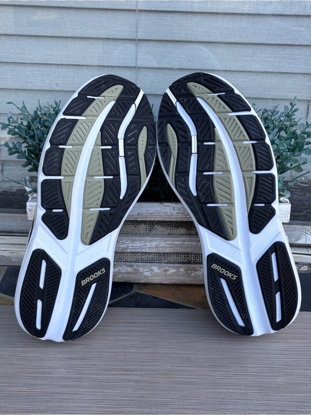 BROOKS ‘Ghost’ Max 3 Running Shoes